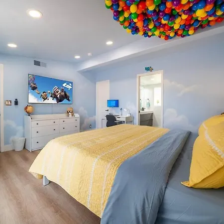 Holiday home Pixar Paradise: Playsets, Theater, Arcade+ Garden Grove