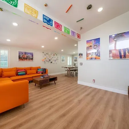 Holiday home Pixar Paradise: Playsets, Theater, Arcade+ *